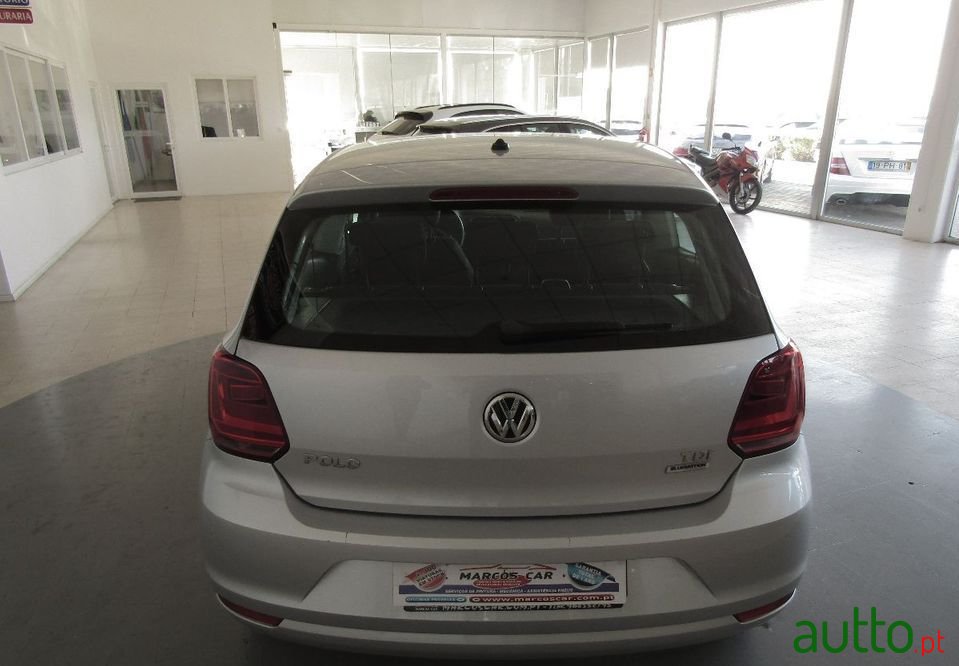 2014' Volkswagen Polo photo #5