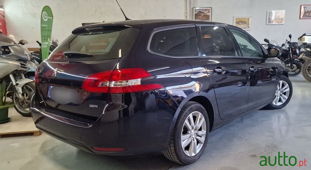 2015' Peugeot 308 Sw photo #2