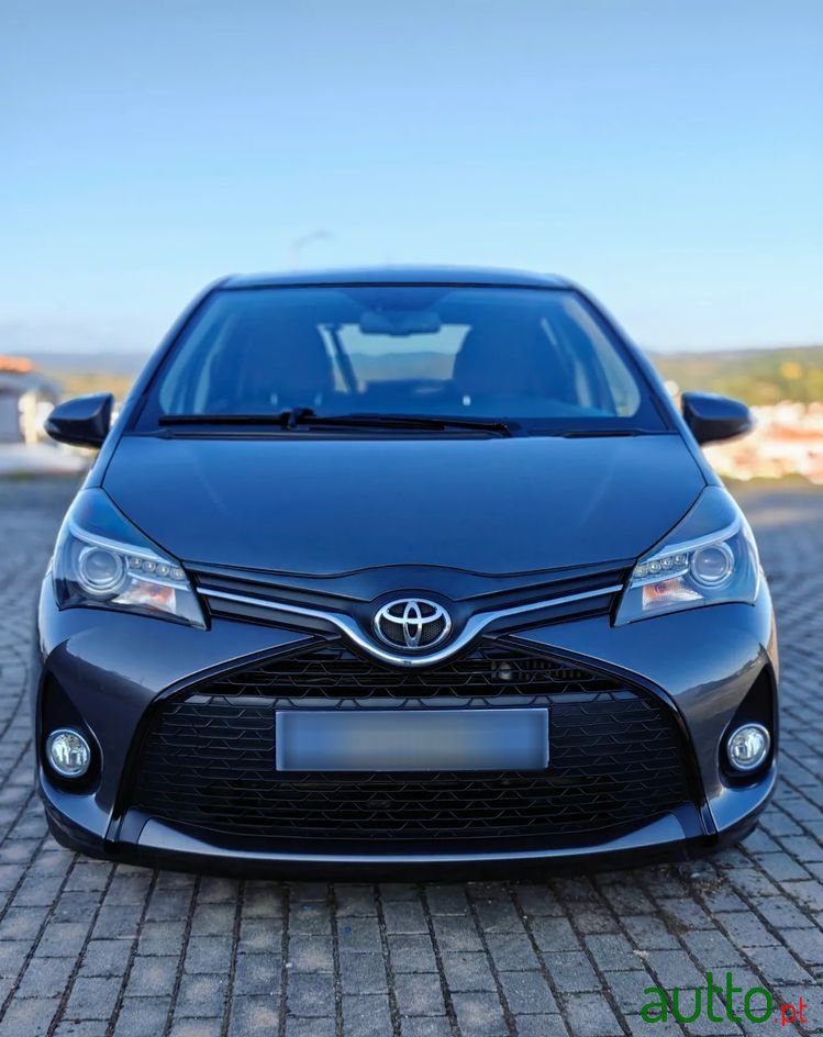 2014' Toyota Yaris photo #5