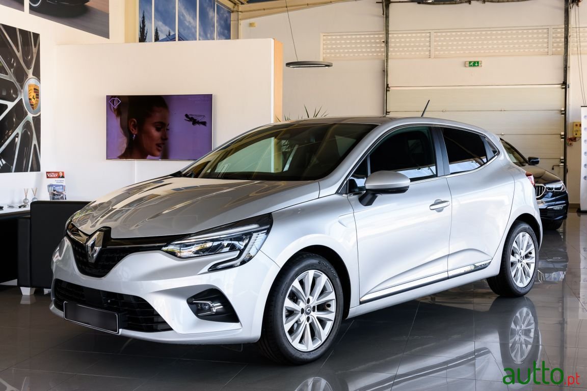 2021' Renault Clio photo #1