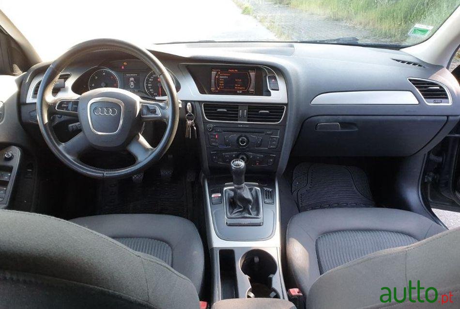 2009' Audi A4 2.0 Tdi photo #3