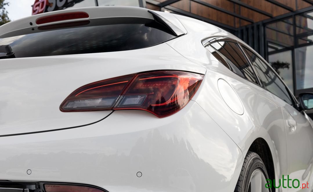 2016' Opel Astra Gtc photo #6