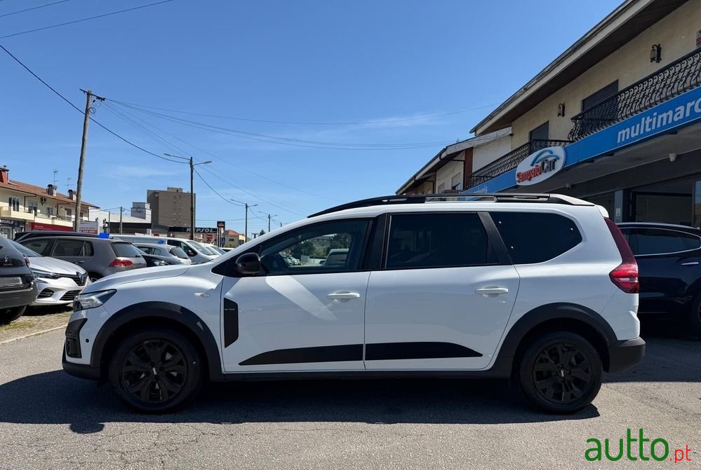 2023' Dacia Jogger 1.0 Tce Extreme 7L photo #3