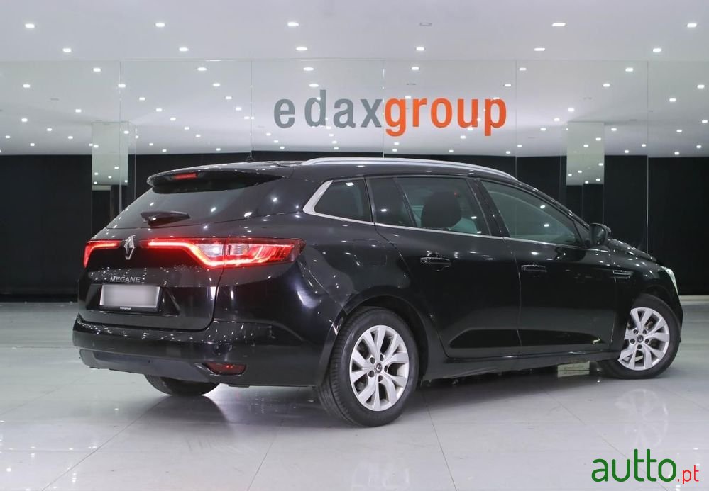 2020' Renault Megane Sport Tourer photo #3