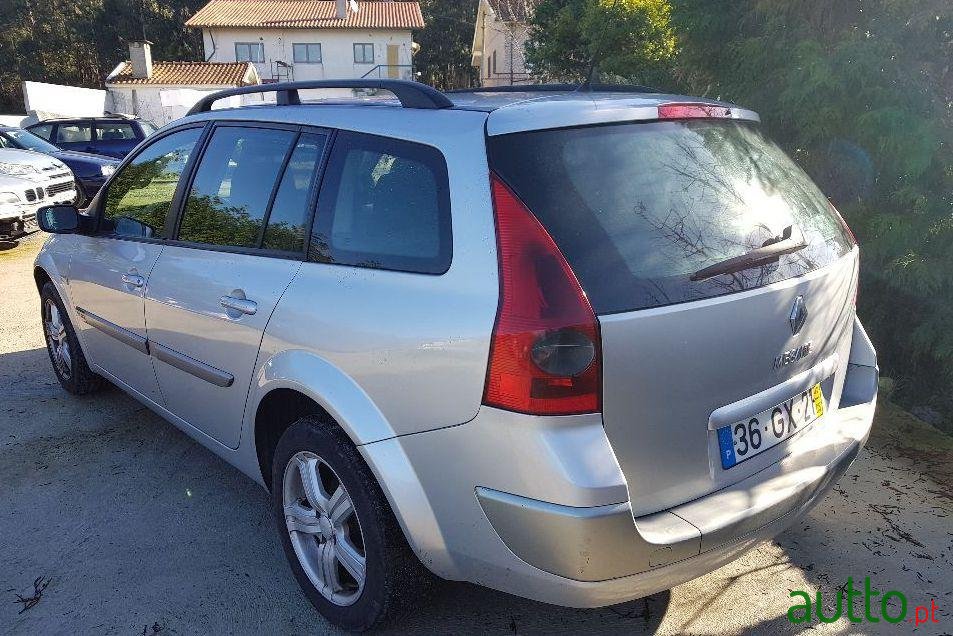 2005' Renault Megane Break photo #2