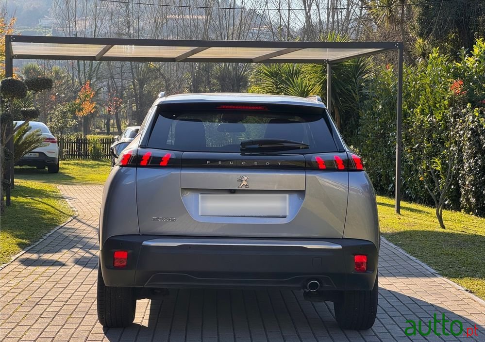 2020' Peugeot 2008 1.5 Bluehdi Allure photo #4