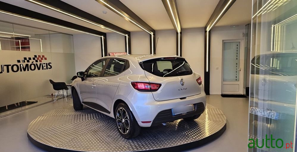 2019' Renault Clio 1.5 Dci Zen photo #3