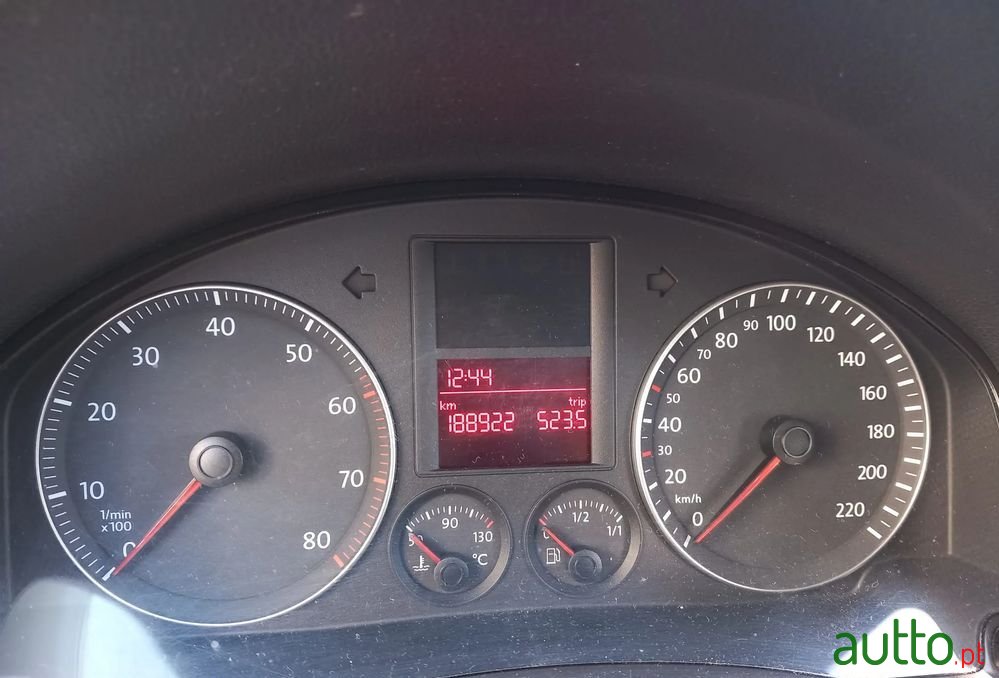 2005' Volkswagen Golf 1.4 Fsi Confortline photo #2