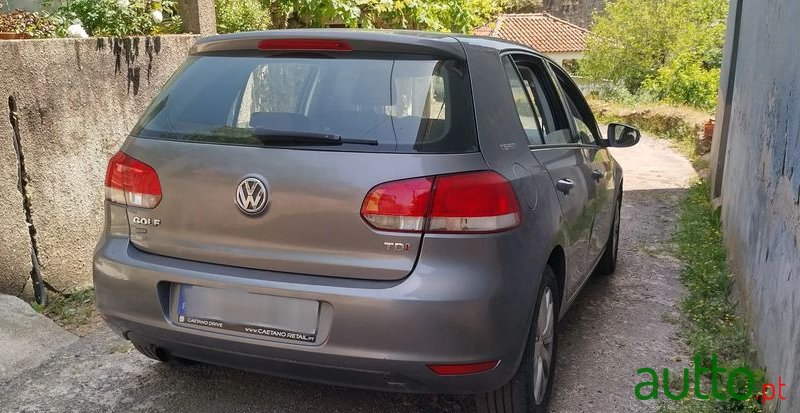 2011' Volkswagen Golf 1.6 Tdi Edition photo #2