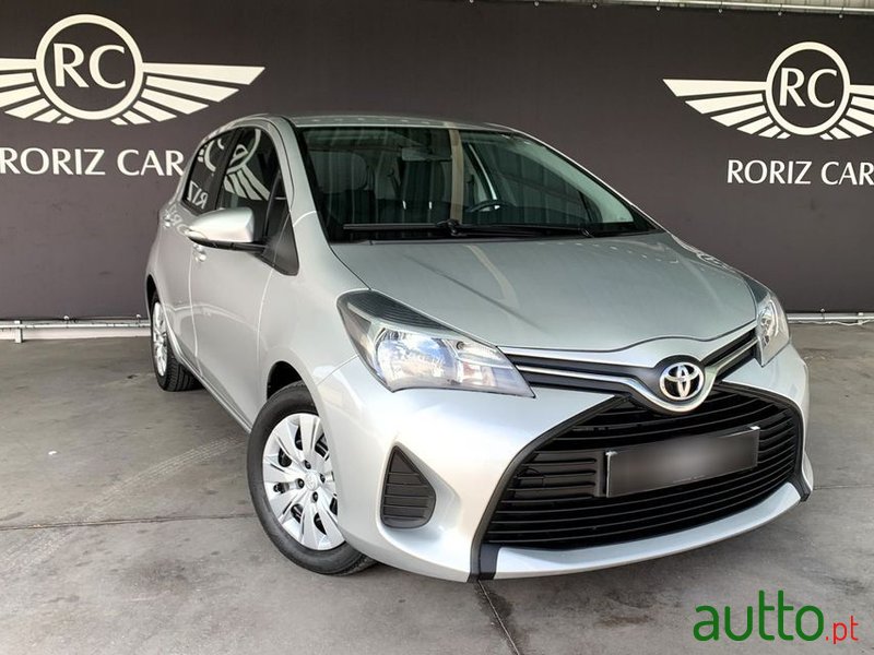 2014' Toyota Yaris photo #2