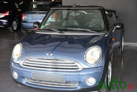 2009' MINI Cooper 3 Portas photo #2