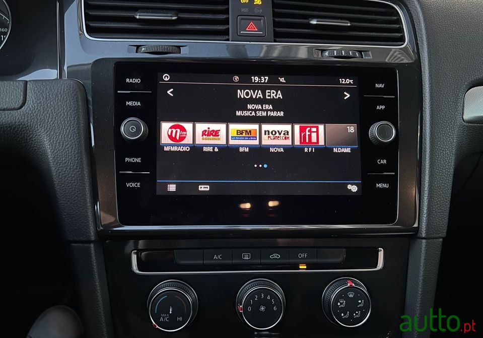 2017' Volkswagen Golf photo #6