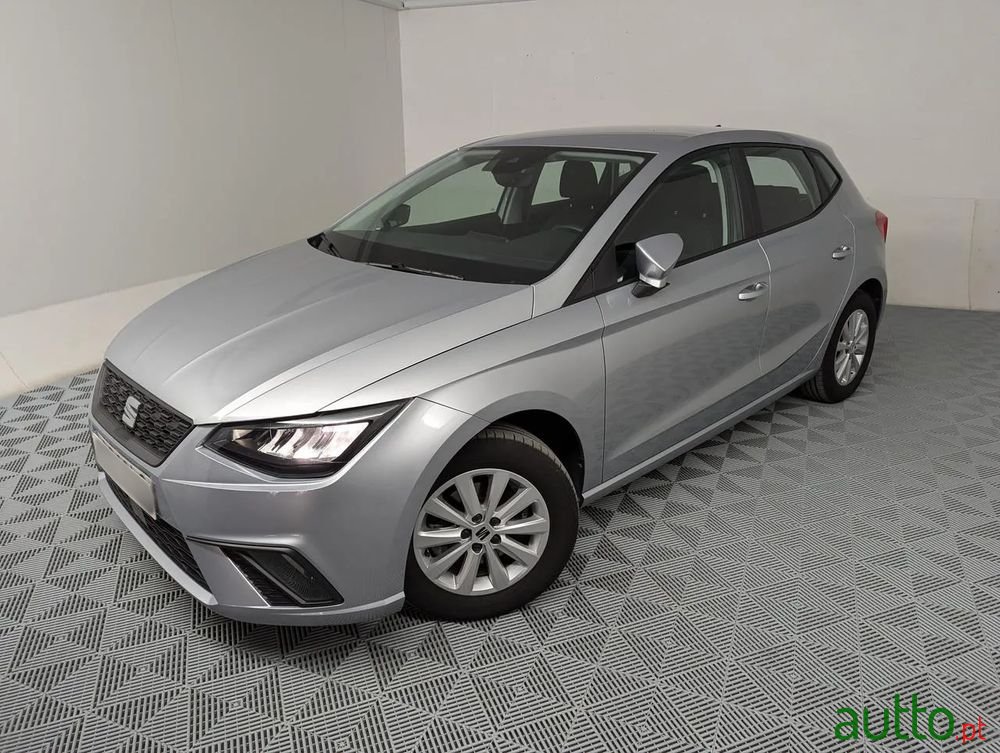 2022' SEAT Ibiza 1.0 Tsi Style Dsg photo #1