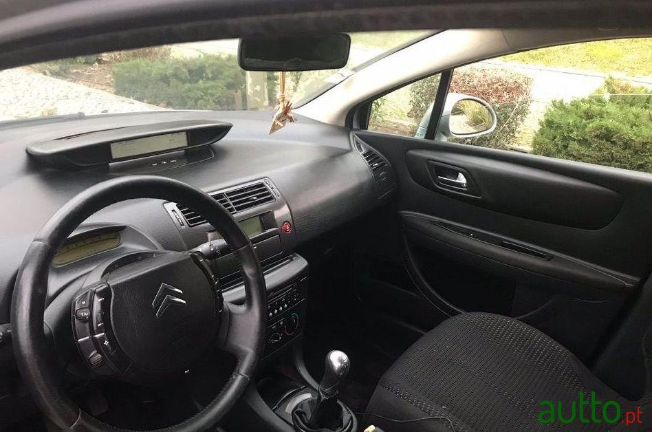 2007' Citroen C4 photo #3