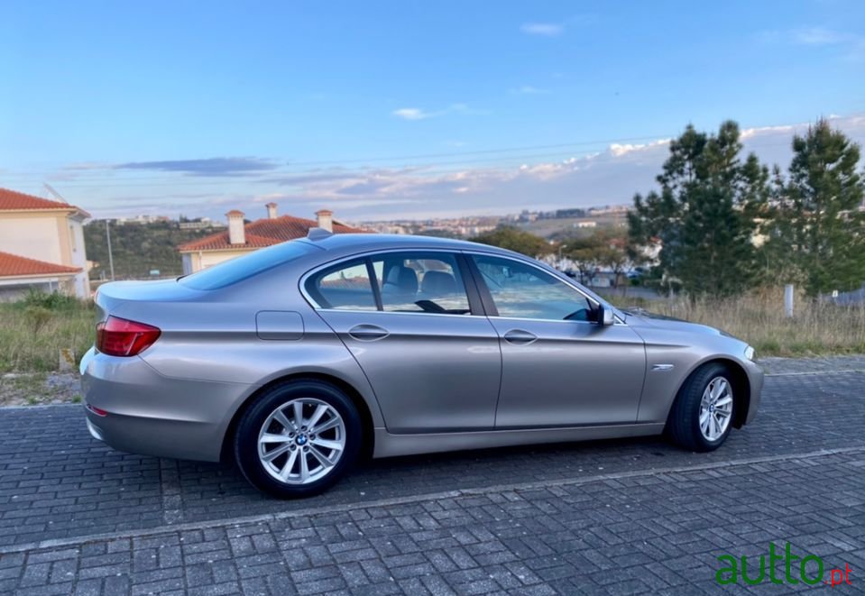 2012' BMW 520 photo #4