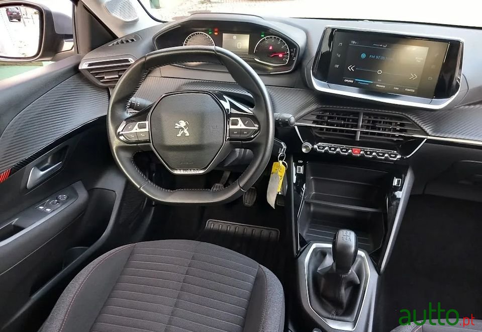 2019' Peugeot 208 photo #6