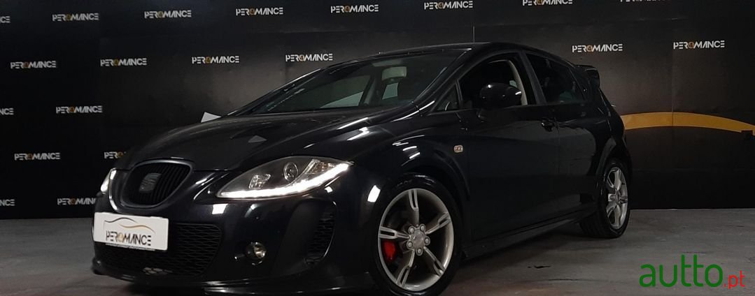 2011' SEAT Leon photo #1