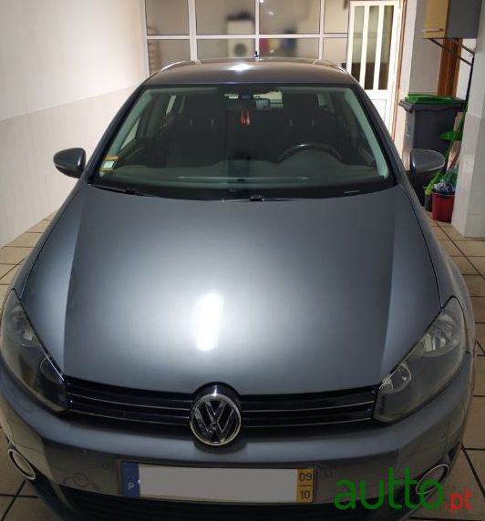 2009' Volkswagen Golf photo #1