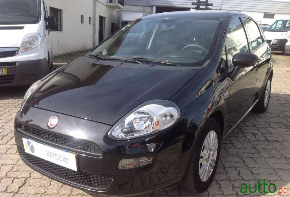 2013' Fiat Punto photo #1