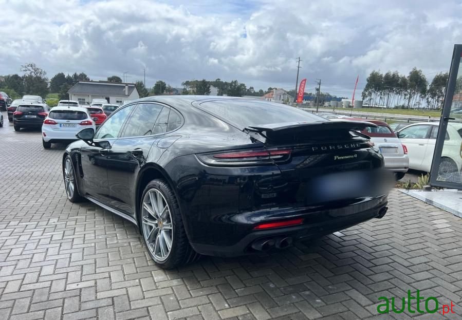 2019' Porsche Panamera 4 E-Hybrid photo #3