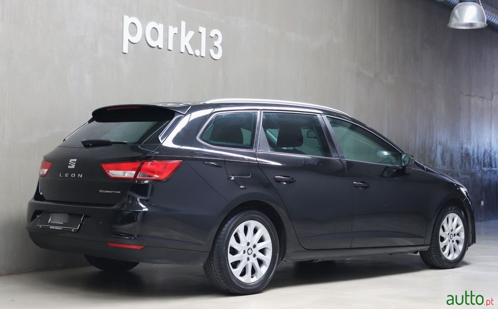 2015' SEAT Leon St photo #5