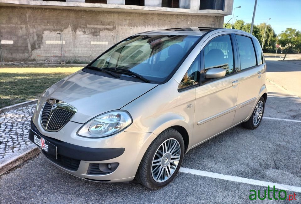 2008' Lancia Musa photo #3