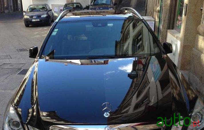 2011' Mercedes-Benz E-250 photo #1