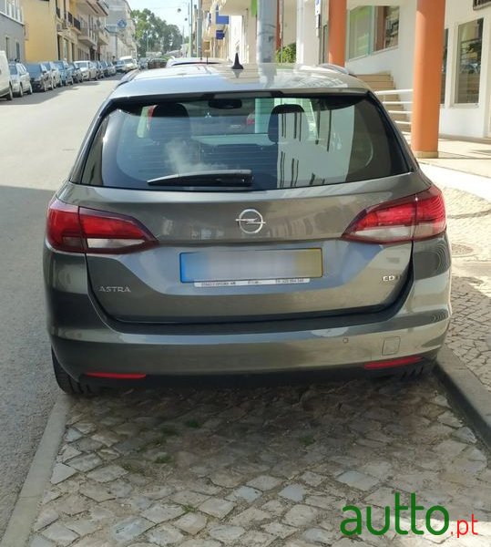 2017' Opel Astra Sports Tourer photo #2