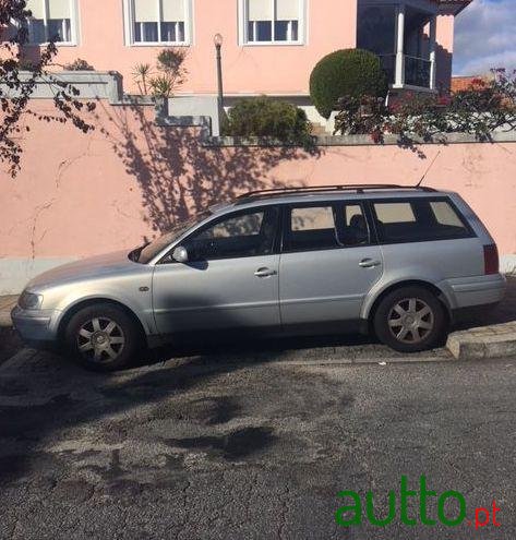 1998' Volkswagen Passat Variant photo #1