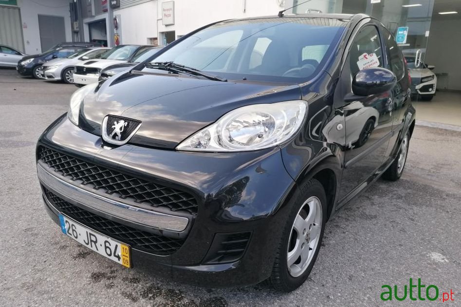 2010' Peugeot 107 photo #2