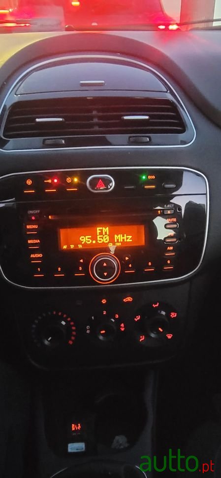 2014' Fiat Punto photo #4