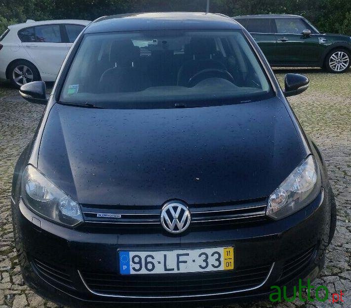 2011' Volkswagen Golf 1.6 Tdi Bluemotion photo #3
