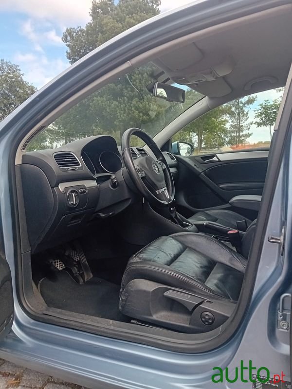 2010' Volkswagen Golf photo #4