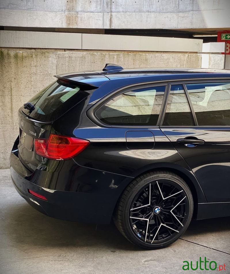 2015' BMW Série 3 D Touring Aut. photo #4