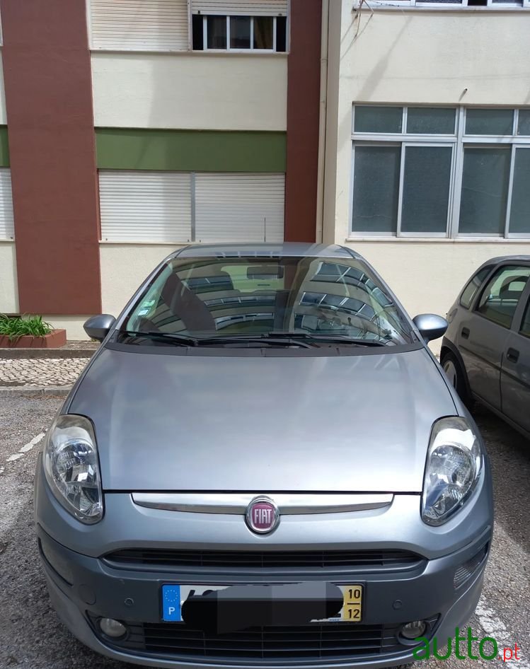 2010' Fiat Punto Evo photo #1