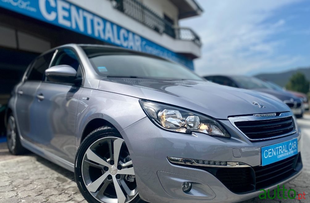 2017' Peugeot 308 photo #1