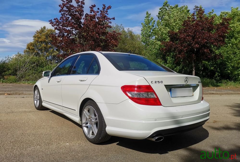 2010' Mercedes-Benz C 250 photo #4