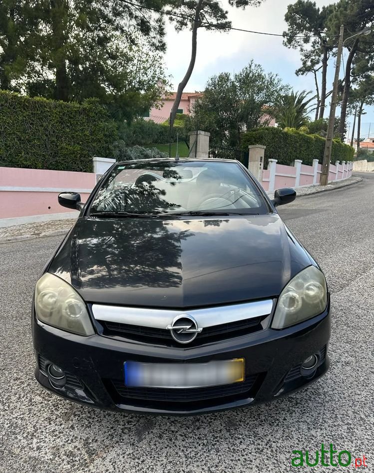 2005' Opel Tigra Twintop 1.3 Cdti photo #1