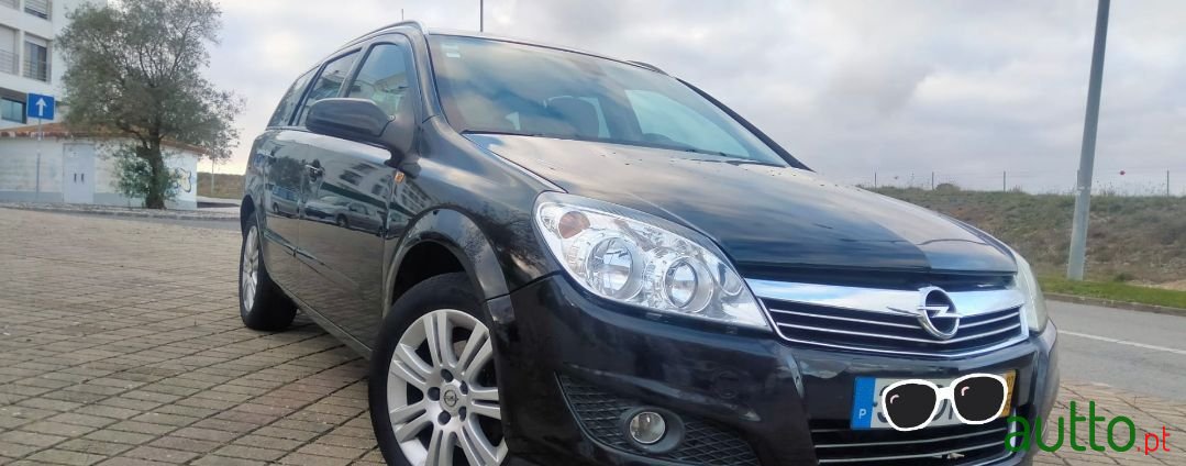 2007' Opel Astra Caravan photo #2