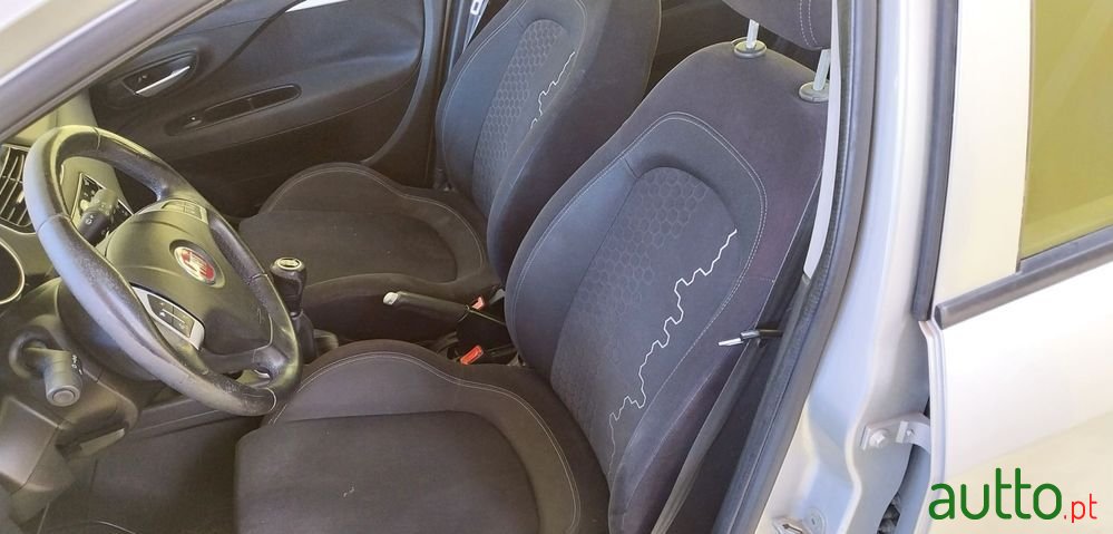 2016' Fiat Punto 1.3 M-Jet Easy S&S photo #5