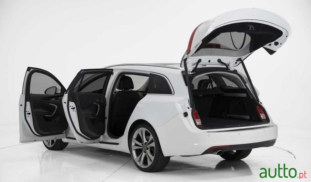 2010' Opel Insignia Sports Tourer photo #6