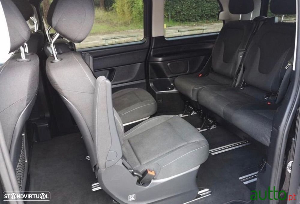 2015' Mercedes-Benz V 220 photo #4