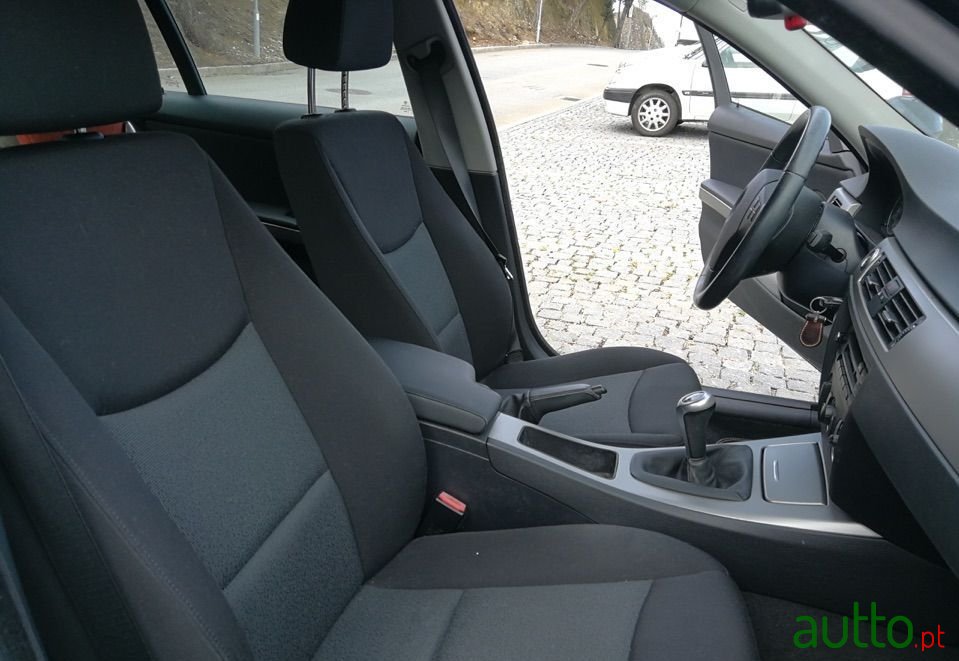 2007' BMW 320 photo #5