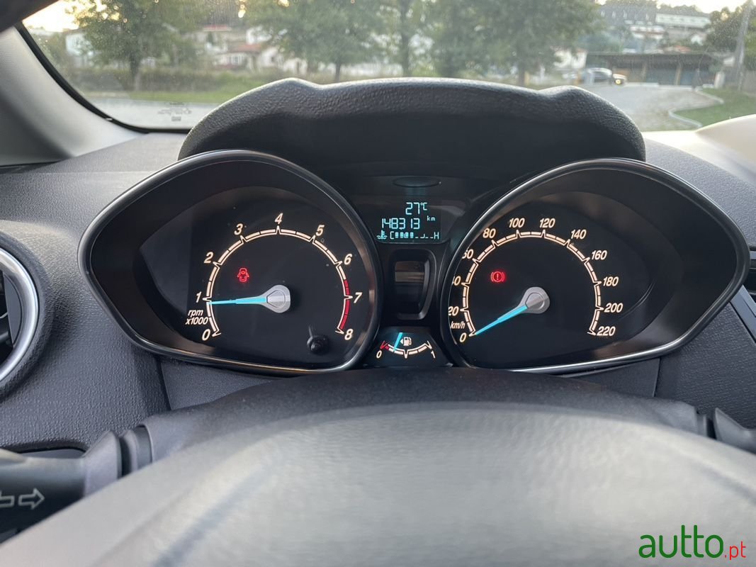 2016' Ford Fiesta photo #5