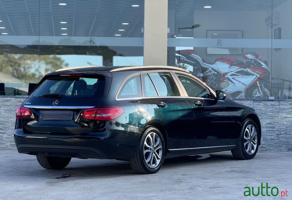 2019' Mercedes-Benz Classe C photo #4