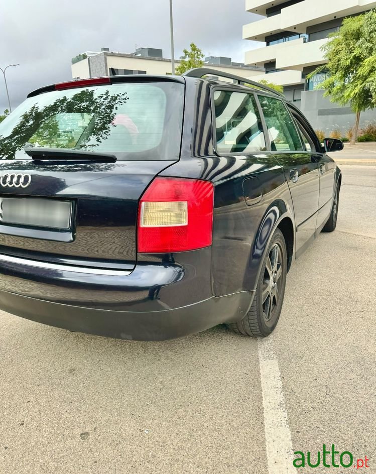 2002' Audi A4 Avant photo #6