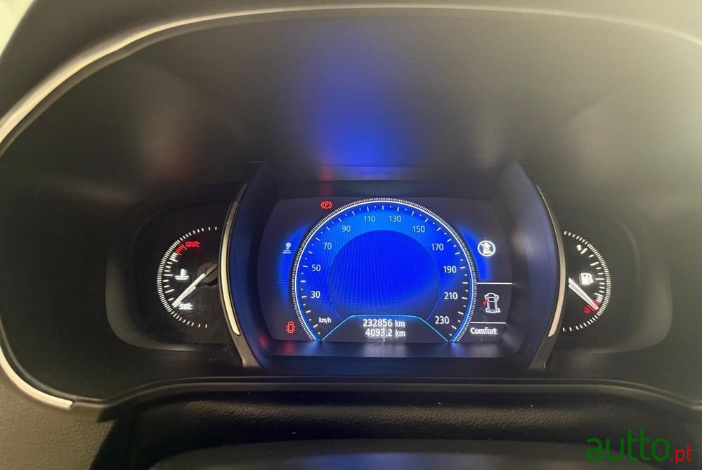 2016' Renault Mégane Sport Tourer photo #5