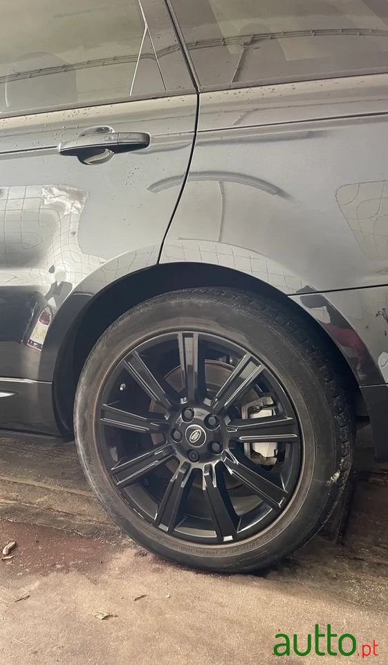 2019' Land Rover Range Rover Sport photo #6