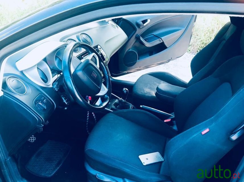 2009' SEAT Ibiza photo #3