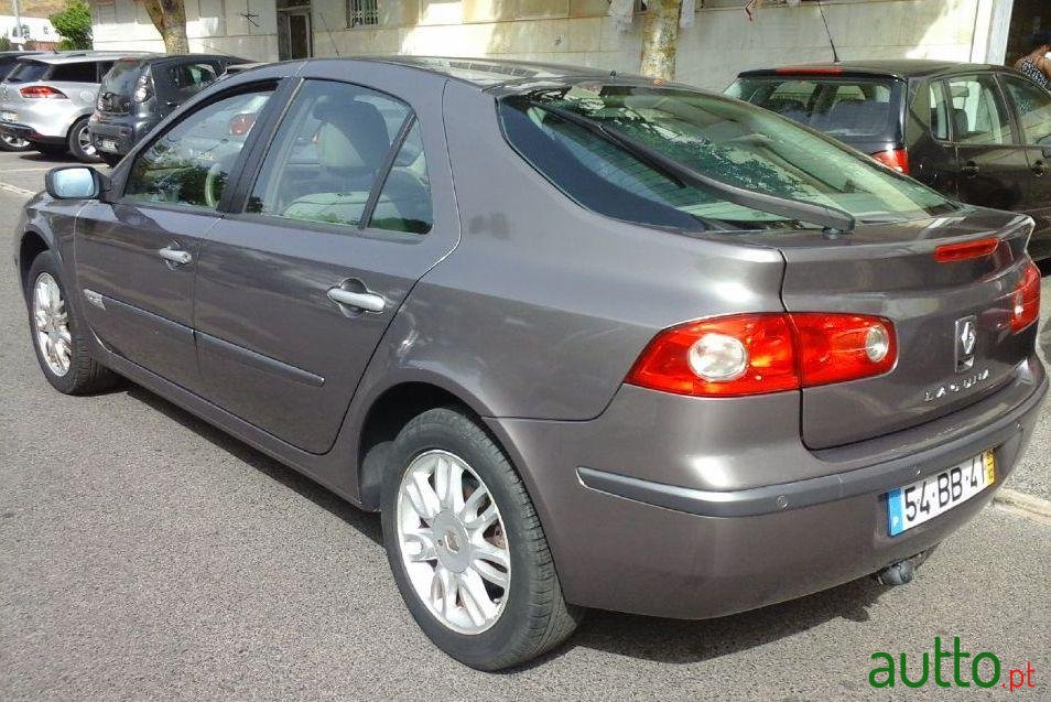 2005' Renault Laguna photo #1